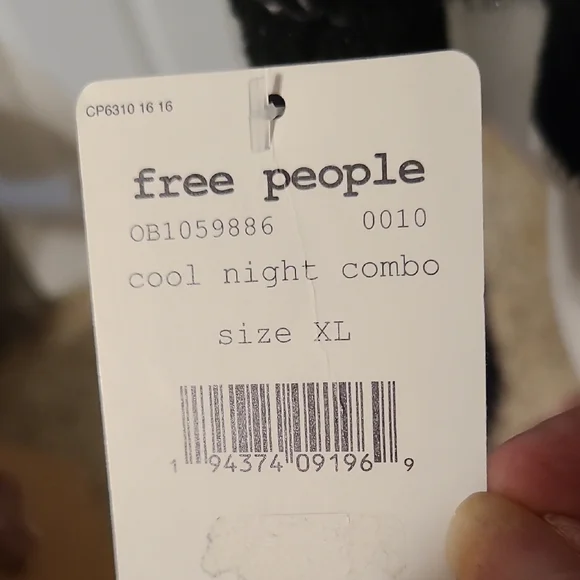 Free People Black and White Cowl Neck Sweater Cozy Cable Knit NWT XL - Picture 3 of 12